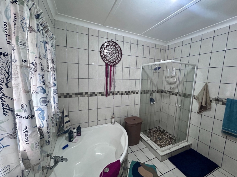 3 Bedroom Property for Sale in Flimieda North West